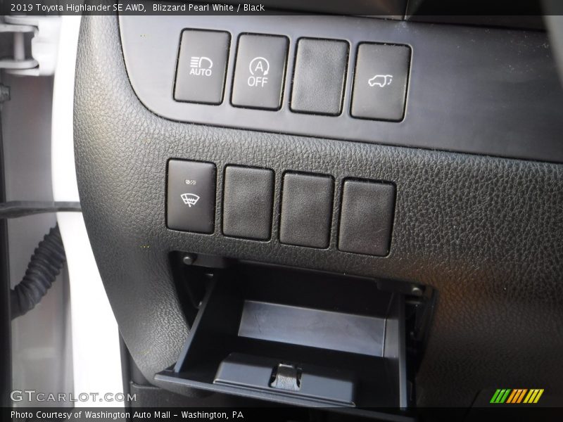 Blizzard Pearl White / Black 2019 Toyota Highlander SE AWD