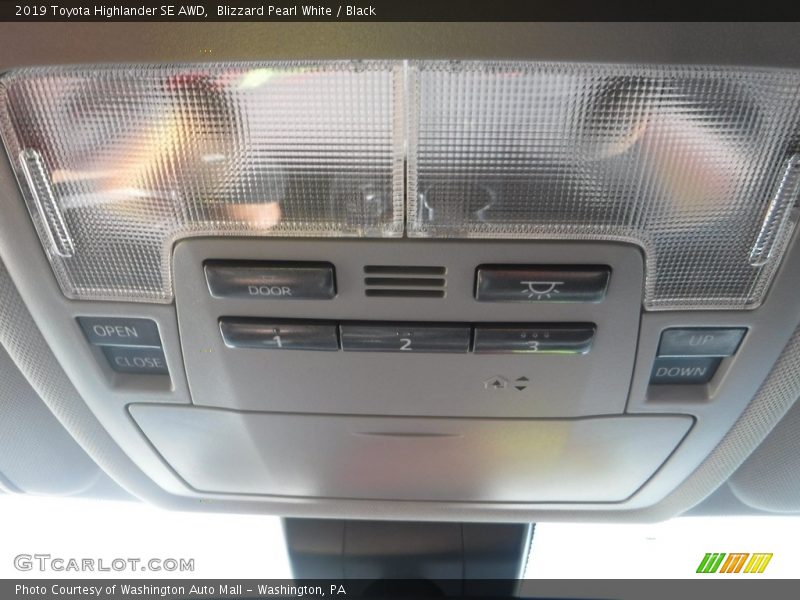 Blizzard Pearl White / Black 2019 Toyota Highlander SE AWD
