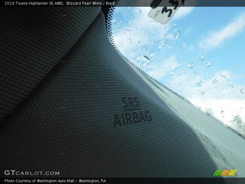 Blizzard Pearl White / Black 2019 Toyota Highlander SE AWD
