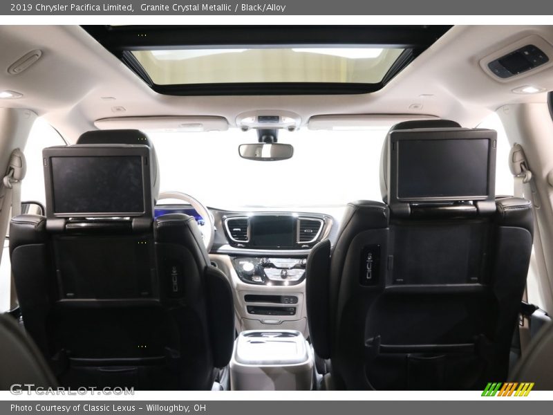 Granite Crystal Metallic / Black/Alloy 2019 Chrysler Pacifica Limited
