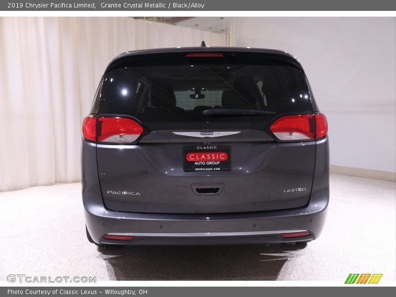 Granite Crystal Metallic / Black/Alloy 2019 Chrysler Pacifica Limited