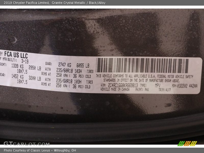 Granite Crystal Metallic / Black/Alloy 2019 Chrysler Pacifica Limited