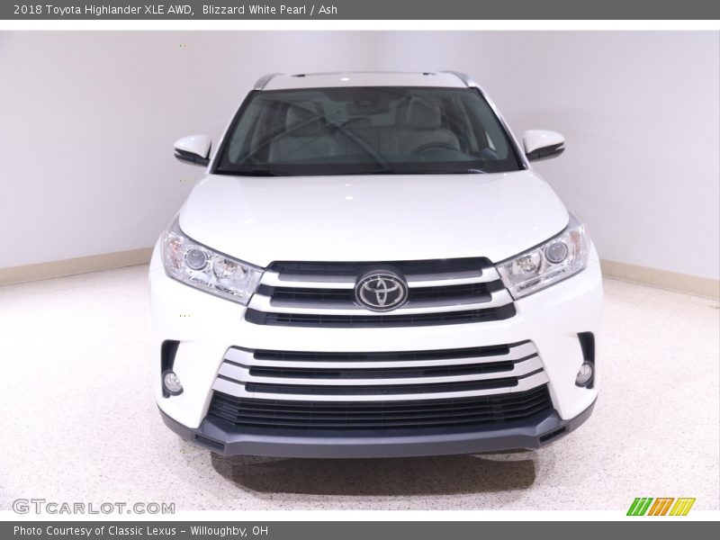 Blizzard White Pearl / Ash 2018 Toyota Highlander XLE AWD