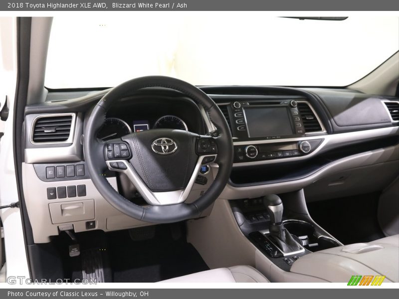 Blizzard White Pearl / Ash 2018 Toyota Highlander XLE AWD