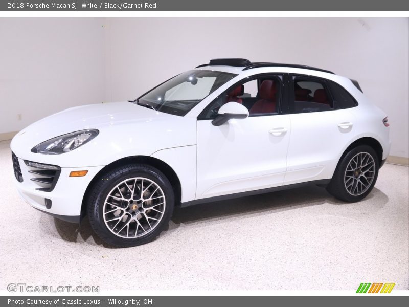 White / Black/Garnet Red 2018 Porsche Macan S