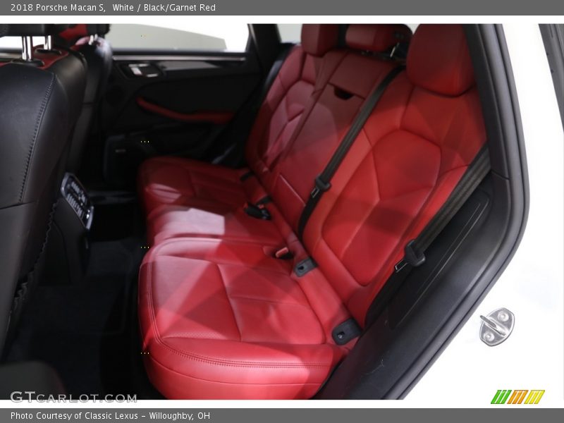 White / Black/Garnet Red 2018 Porsche Macan S