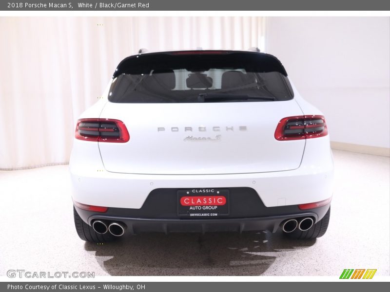 White / Black/Garnet Red 2018 Porsche Macan S
