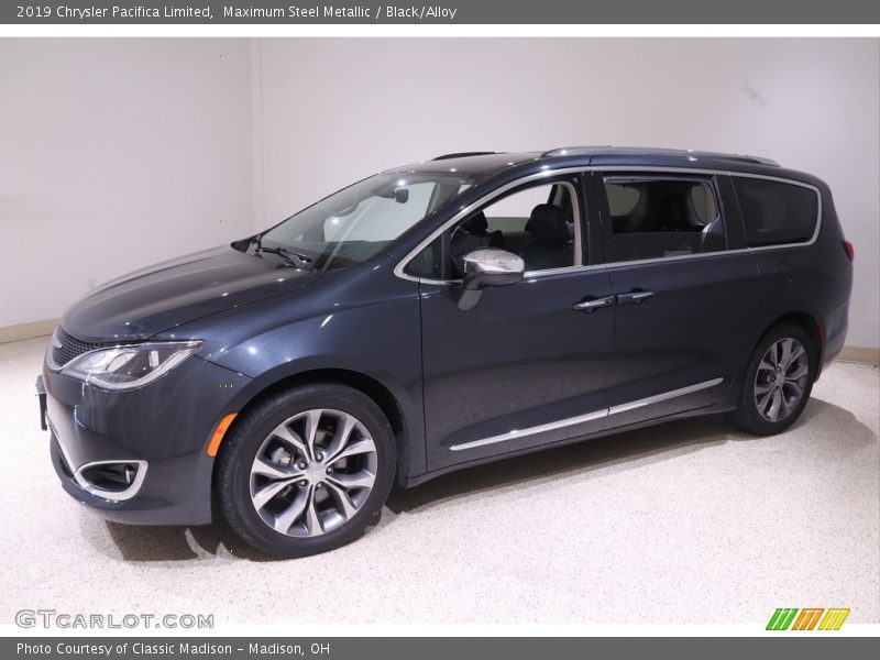 Maximum Steel Metallic / Black/Alloy 2019 Chrysler Pacifica Limited