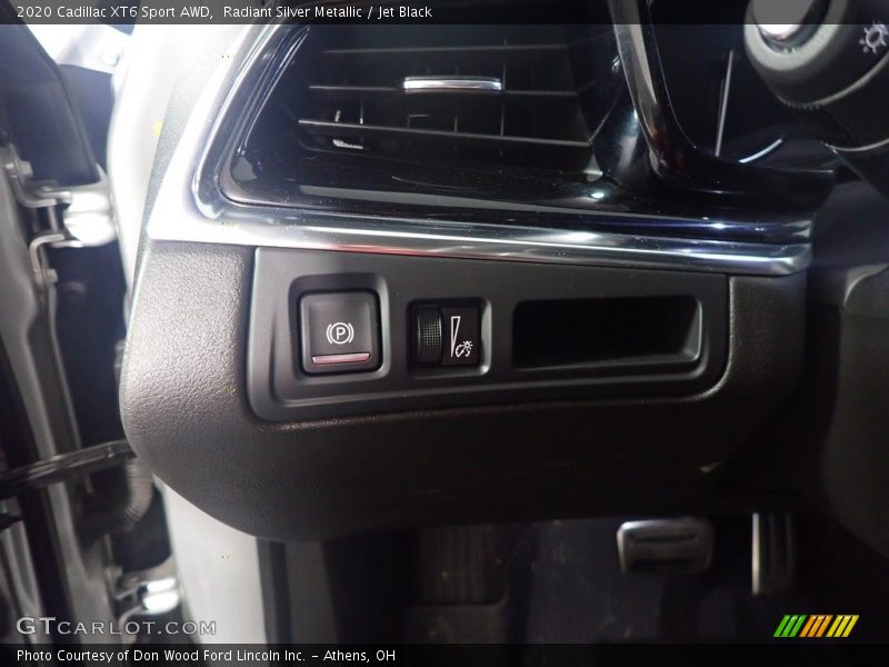 Radiant Silver Metallic / Jet Black 2020 Cadillac XT6 Sport AWD