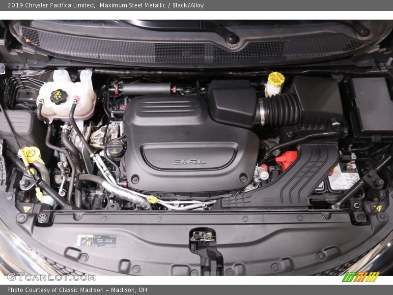 Maximum Steel Metallic / Black/Alloy 2019 Chrysler Pacifica Limited