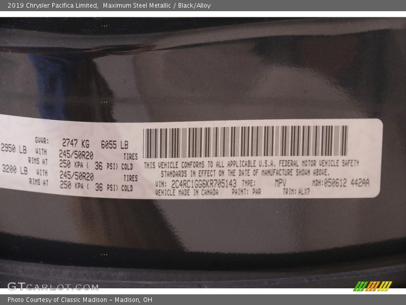 Maximum Steel Metallic / Black/Alloy 2019 Chrysler Pacifica Limited