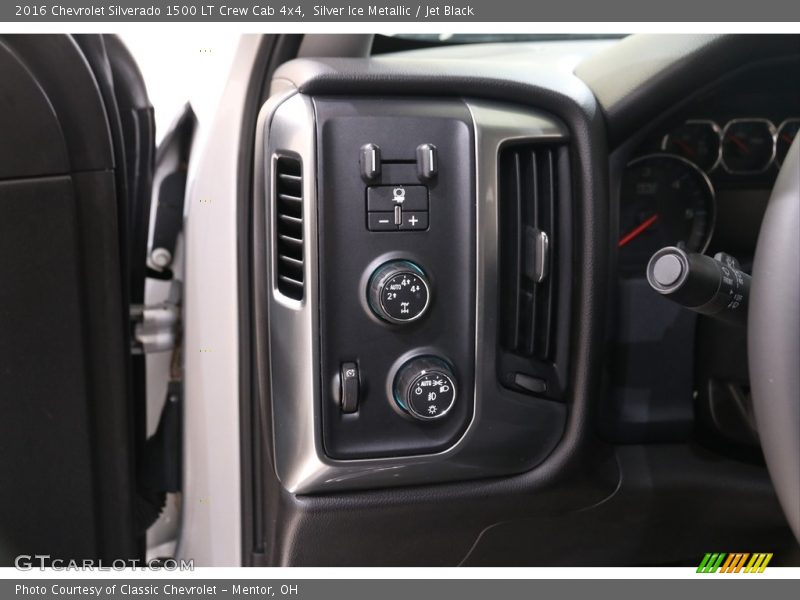 Controls of 2016 Silverado 1500 LT Crew Cab 4x4