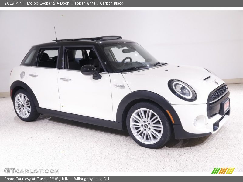 Pepper White / Carbon Black 2019 Mini Hardtop Cooper S 4 Door