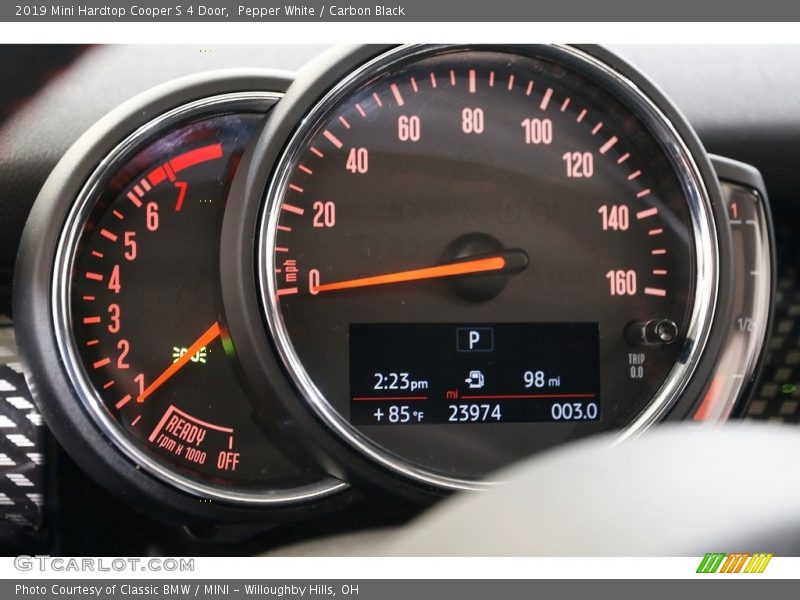 Pepper White / Carbon Black 2019 Mini Hardtop Cooper S 4 Door