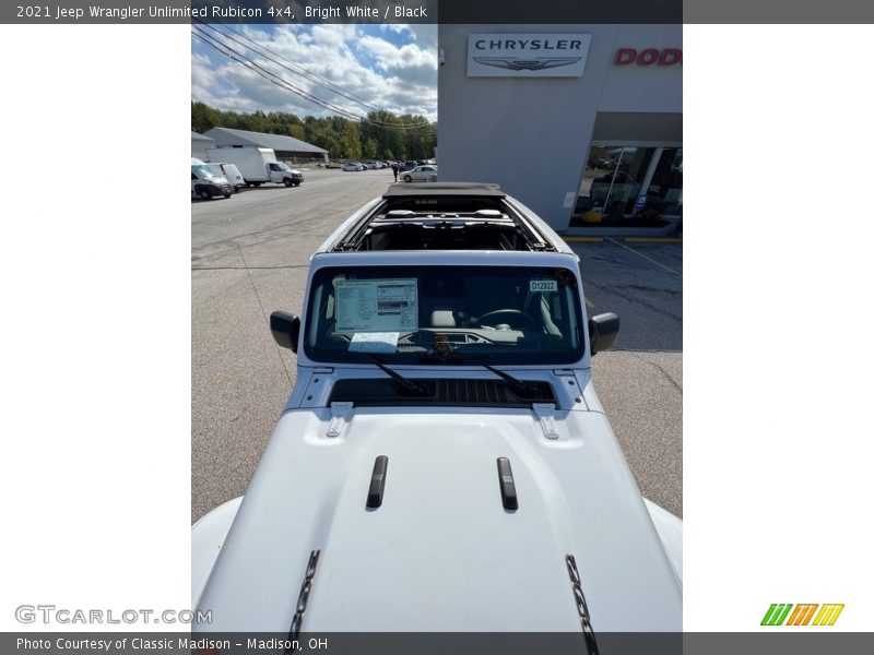 Bright White / Black 2021 Jeep Wrangler Unlimited Rubicon 4x4