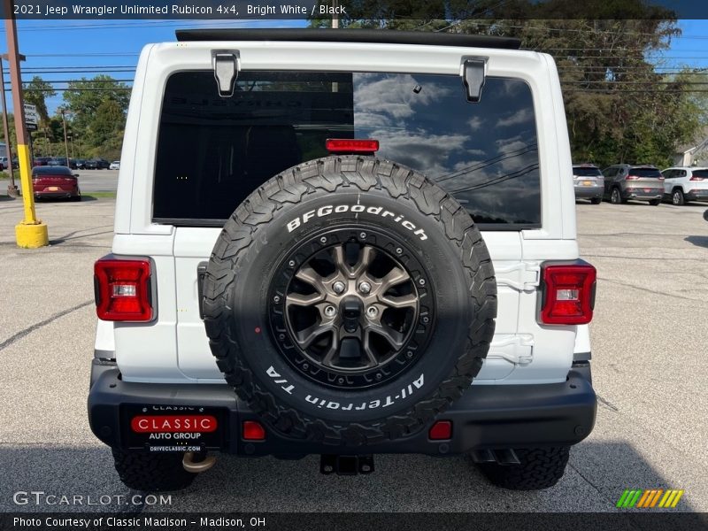 Bright White / Black 2021 Jeep Wrangler Unlimited Rubicon 4x4