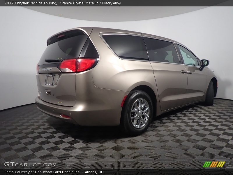 Granite Crystal Metallic / Black/Alloy 2017 Chrysler Pacifica Touring