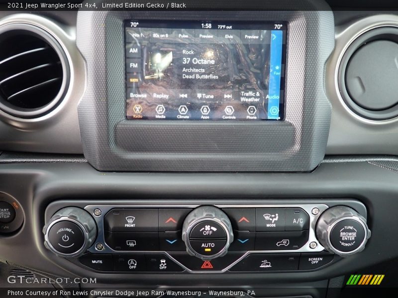 Controls of 2021 Wrangler Sport 4x4