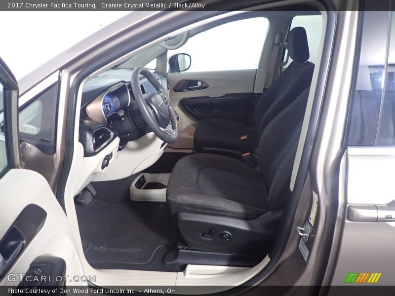 Granite Crystal Metallic / Black/Alloy 2017 Chrysler Pacifica Touring