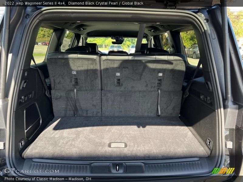 Diamond Black Crystal Pearl / Global Black 2022 Jeep Wagoneer Series II 4x4