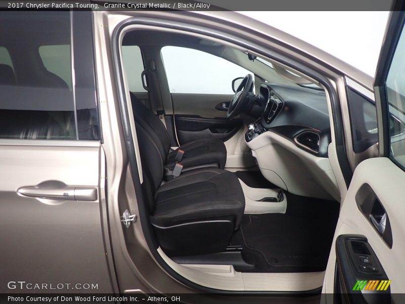 Granite Crystal Metallic / Black/Alloy 2017 Chrysler Pacifica Touring
