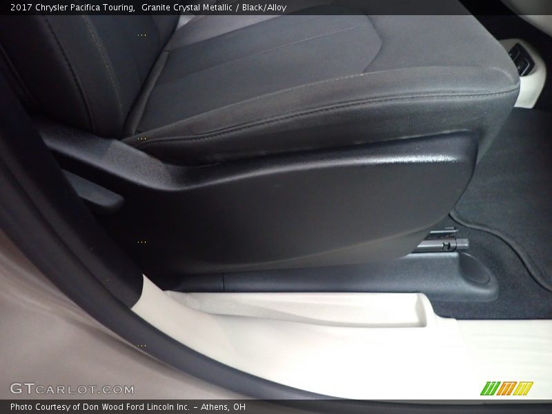 Granite Crystal Metallic / Black/Alloy 2017 Chrysler Pacifica Touring