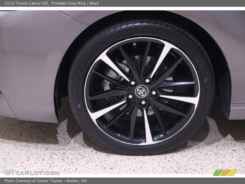 Predawn Gray Mica / Black 2019 Toyota Camry XSE
