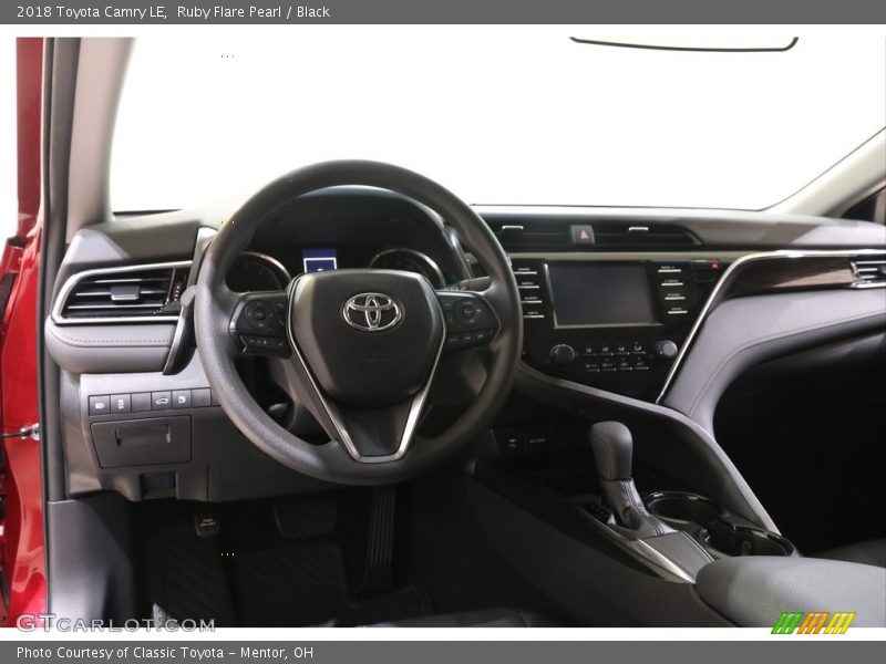 Ruby Flare Pearl / Black 2018 Toyota Camry LE
