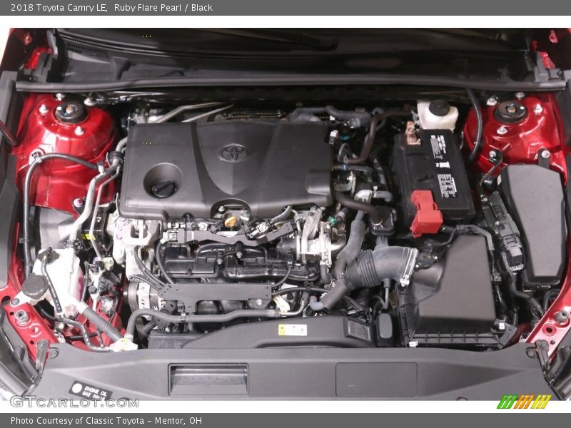 Ruby Flare Pearl / Black 2018 Toyota Camry LE