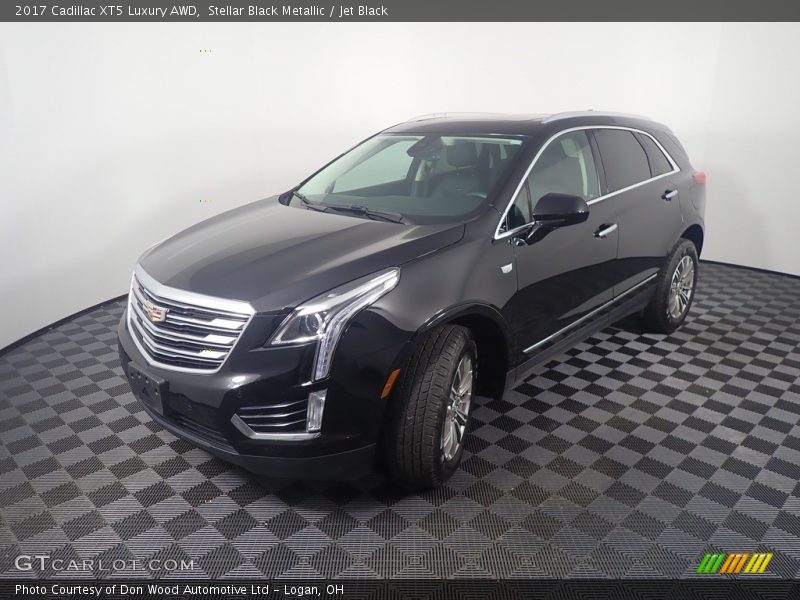 Stellar Black Metallic / Jet Black 2017 Cadillac XT5 Luxury AWD