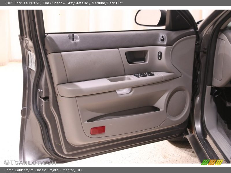 Dark Shadow Grey Metallic / Medium/Dark Flint 2005 Ford Taurus SE