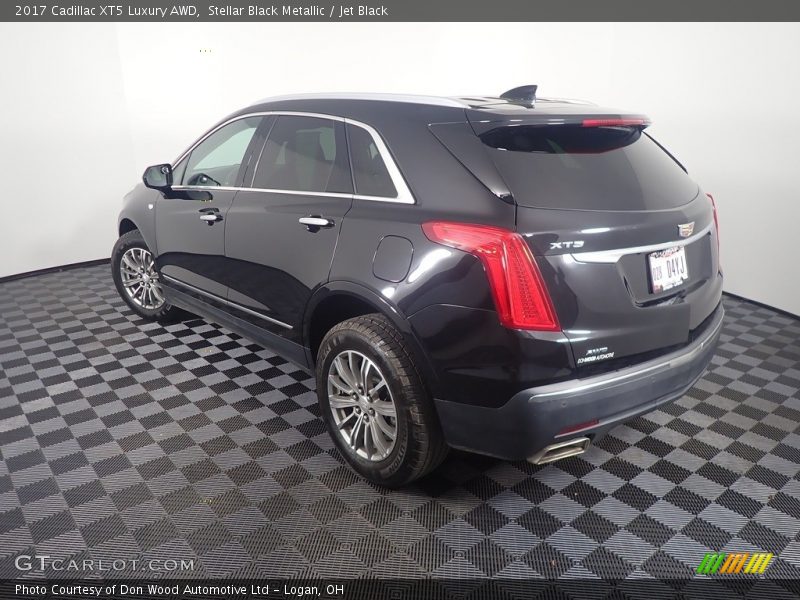 Stellar Black Metallic / Jet Black 2017 Cadillac XT5 Luxury AWD