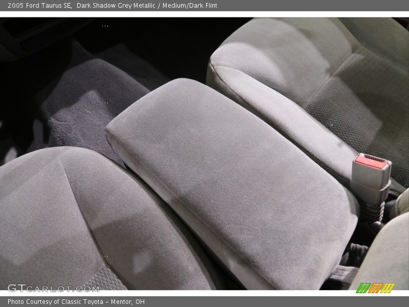 Dark Shadow Grey Metallic / Medium/Dark Flint 2005 Ford Taurus SE