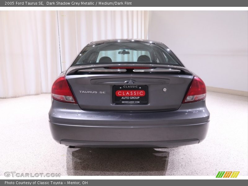 Dark Shadow Grey Metallic / Medium/Dark Flint 2005 Ford Taurus SE