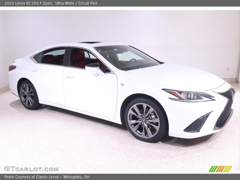 Front 3/4 View of 2020 ES 350 F Sport