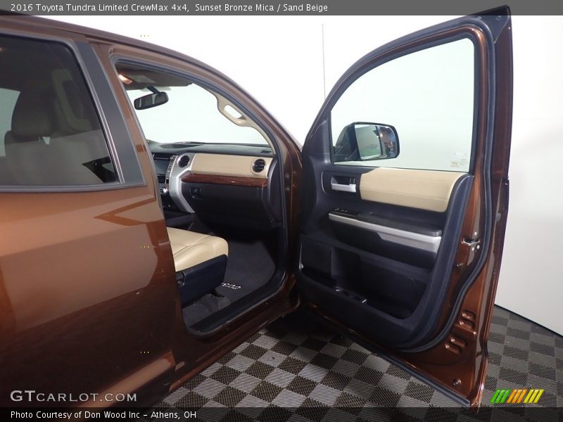 Sunset Bronze Mica / Sand Beige 2016 Toyota Tundra Limited CrewMax 4x4