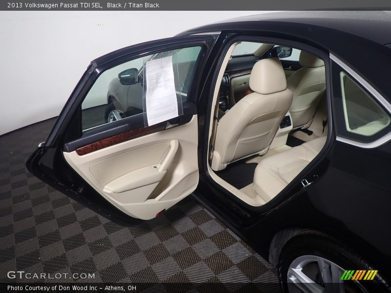 Black / Titan Black 2013 Volkswagen Passat TDI SEL