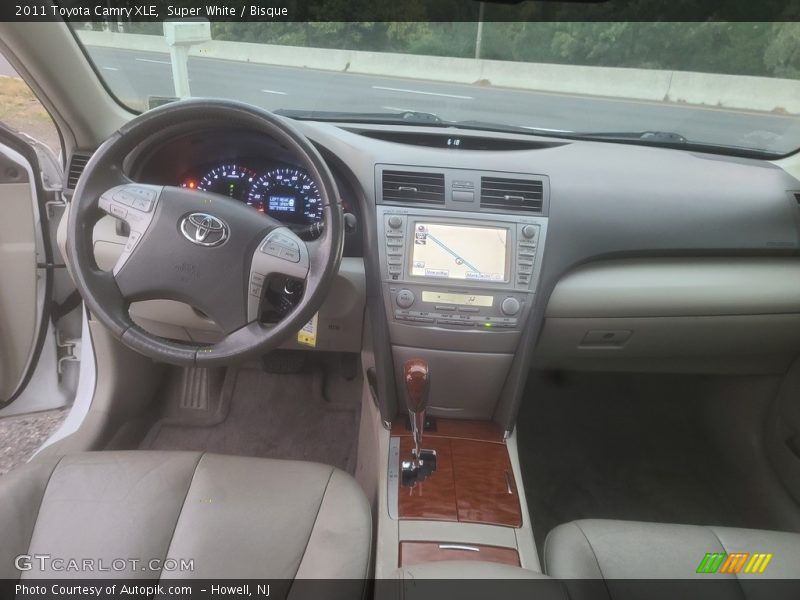 Super White / Bisque 2011 Toyota Camry XLE