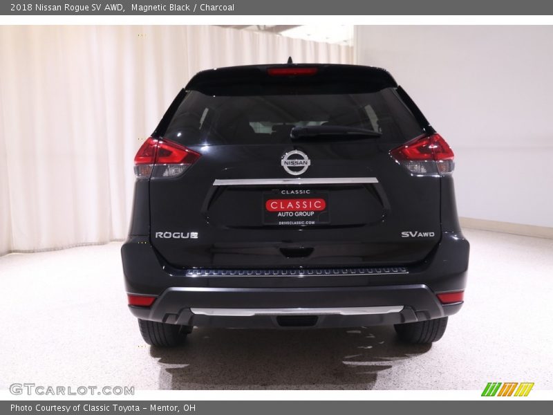 Magnetic Black / Charcoal 2018 Nissan Rogue SV AWD
