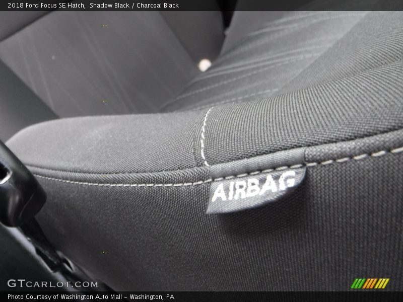 Shadow Black / Charcoal Black 2018 Ford Focus SE Hatch