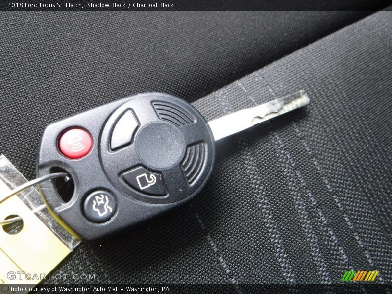 Shadow Black / Charcoal Black 2018 Ford Focus SE Hatch