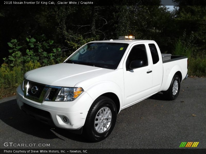 Glacier White / Graphite 2018 Nissan Frontier SV King Cab