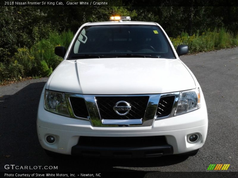 Glacier White / Graphite 2018 Nissan Frontier SV King Cab