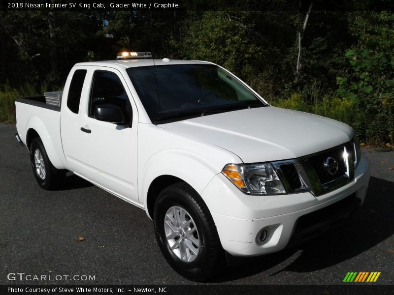 Glacier White / Graphite 2018 Nissan Frontier SV King Cab