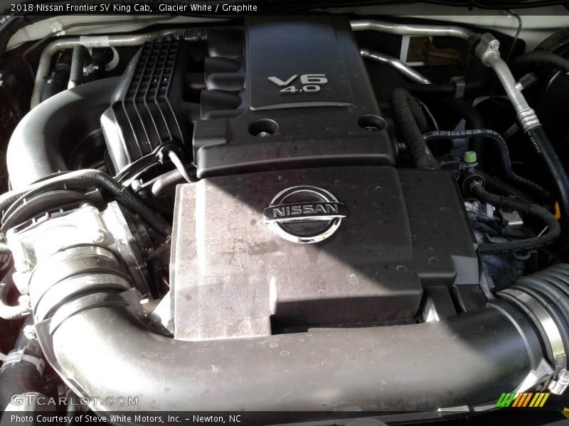 Glacier White / Graphite 2018 Nissan Frontier SV King Cab