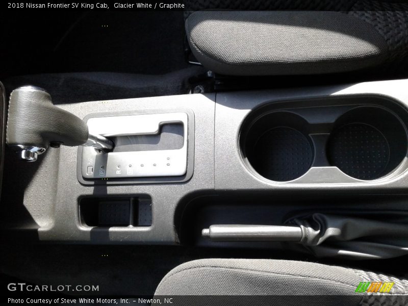 Glacier White / Graphite 2018 Nissan Frontier SV King Cab