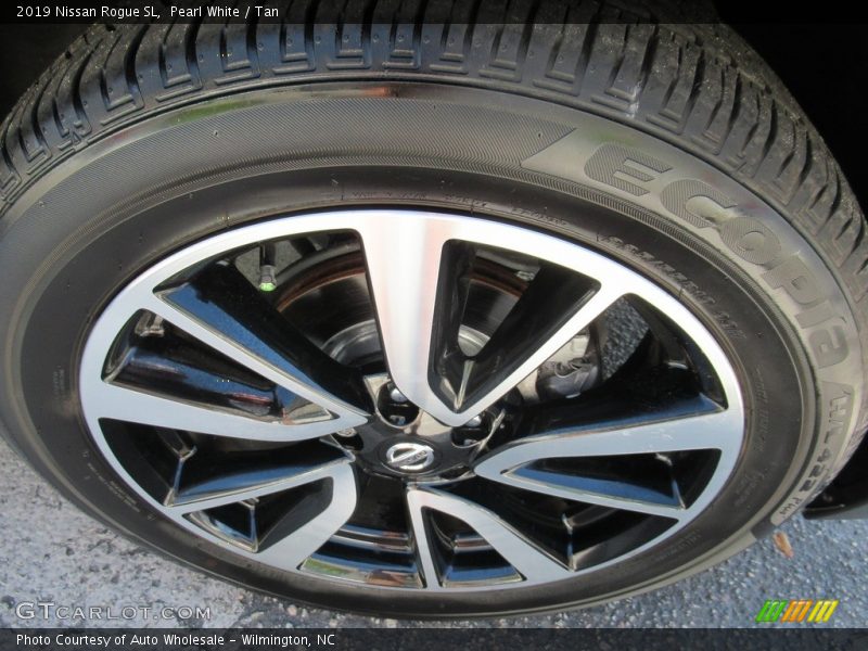 Pearl White / Tan 2019 Nissan Rogue SL