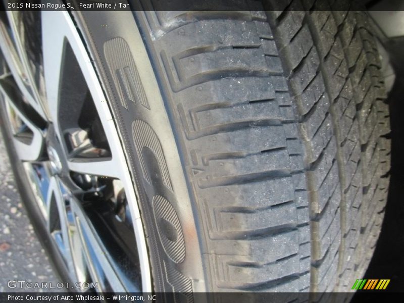 Pearl White / Tan 2019 Nissan Rogue SL