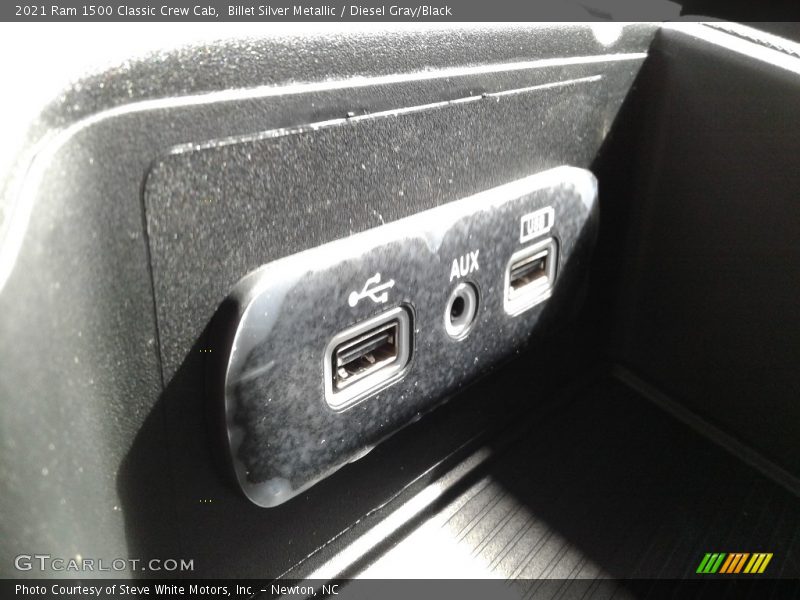 Billet Silver Metallic / Diesel Gray/Black 2021 Ram 1500 Classic Crew Cab