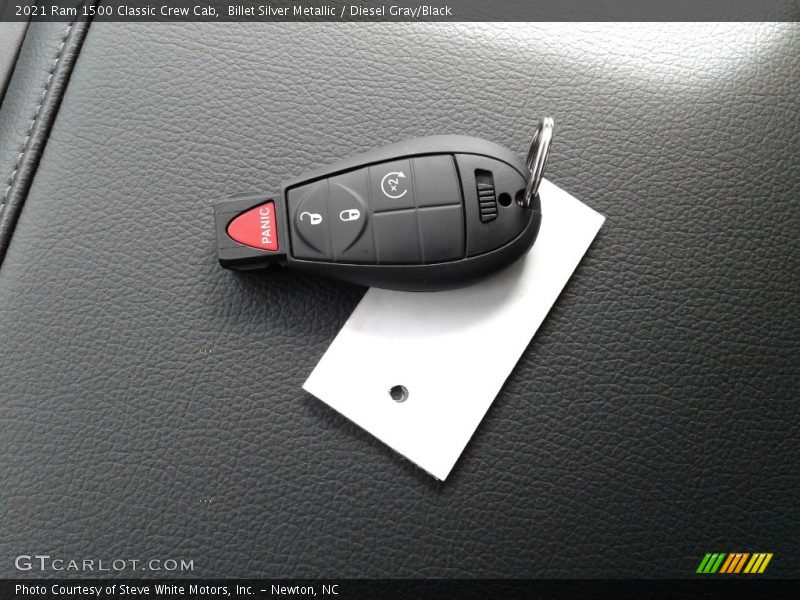 Billet Silver Metallic / Diesel Gray/Black 2021 Ram 1500 Classic Crew Cab